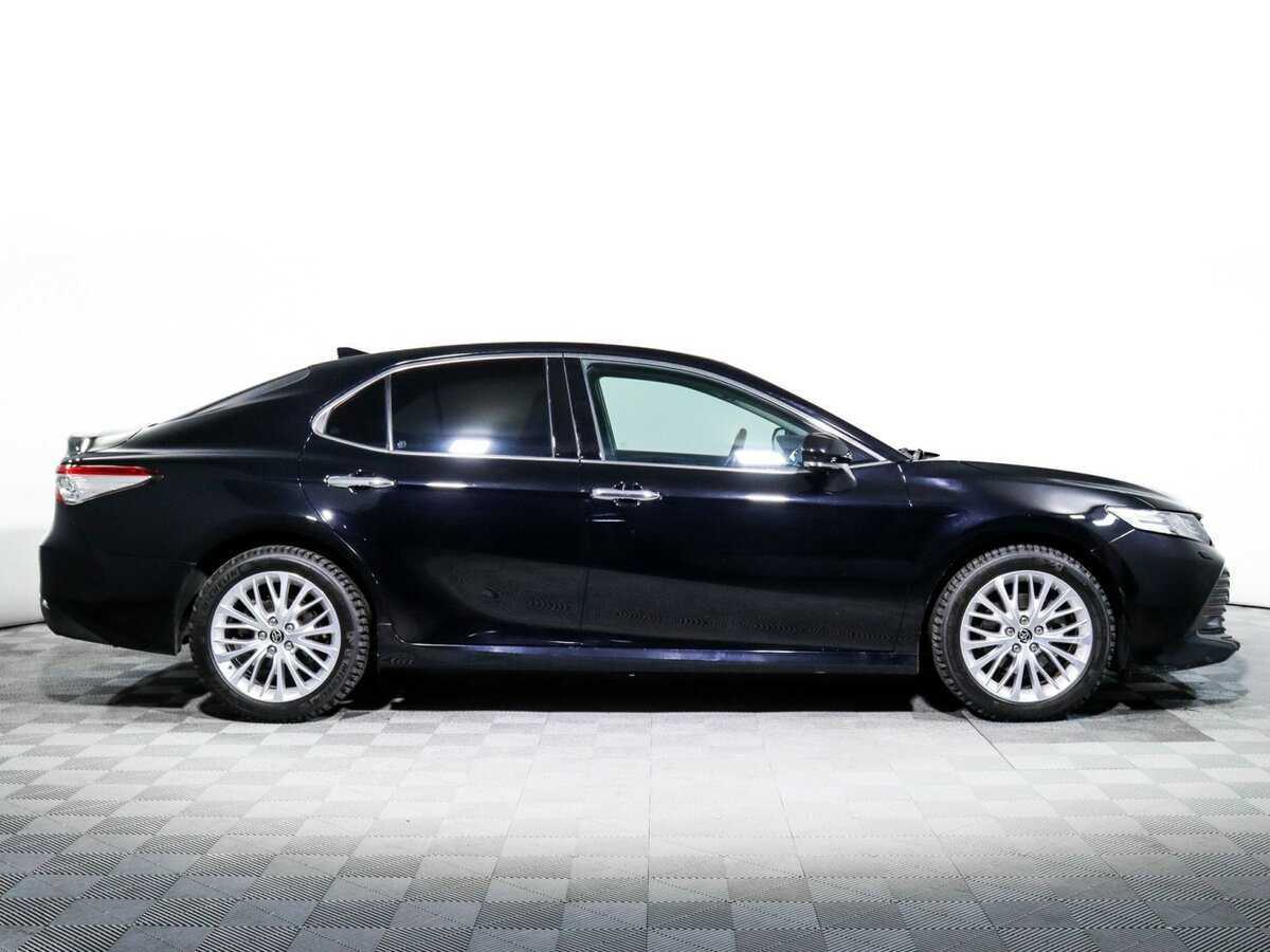 Toyota Camry с пробегом — 2018 год. Фото: #3