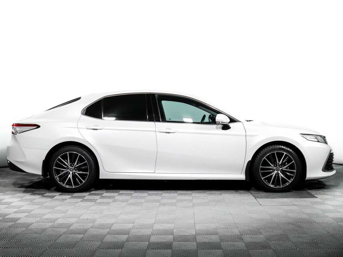Toyota Camry с пробегом — 2021 год. Фото: #3