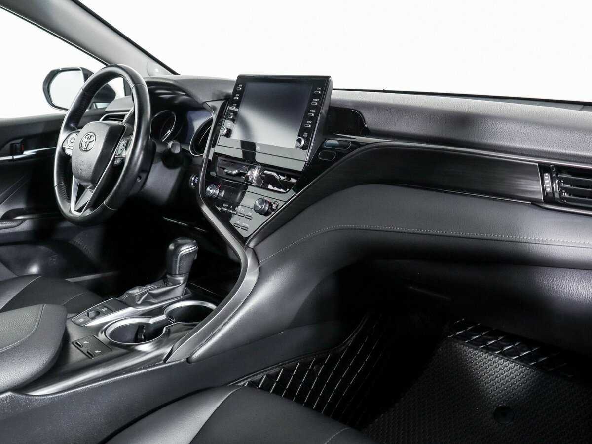 Toyota Camry с пробегом — 2021 год. Фото: #8