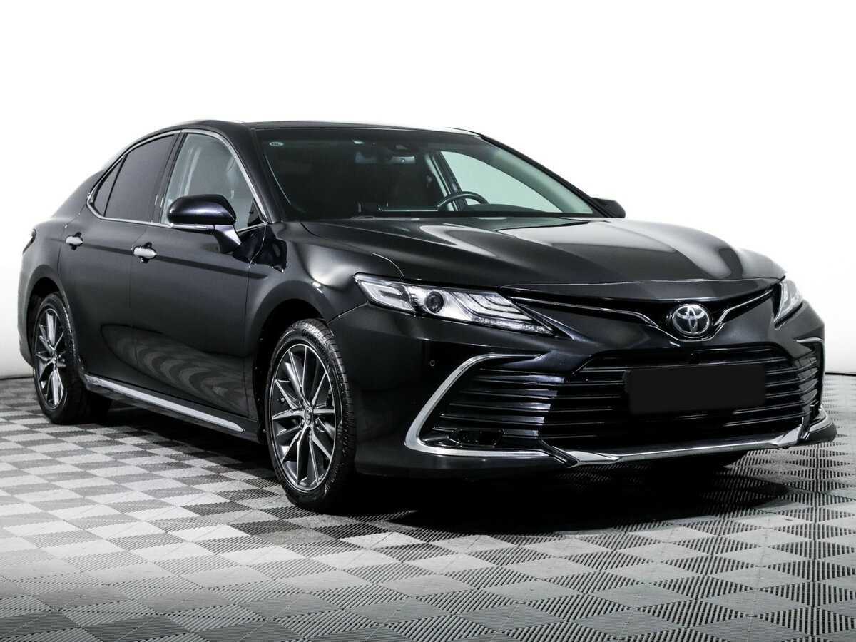 Toyota Camry с пробегом — 2023 год. Фото: #2