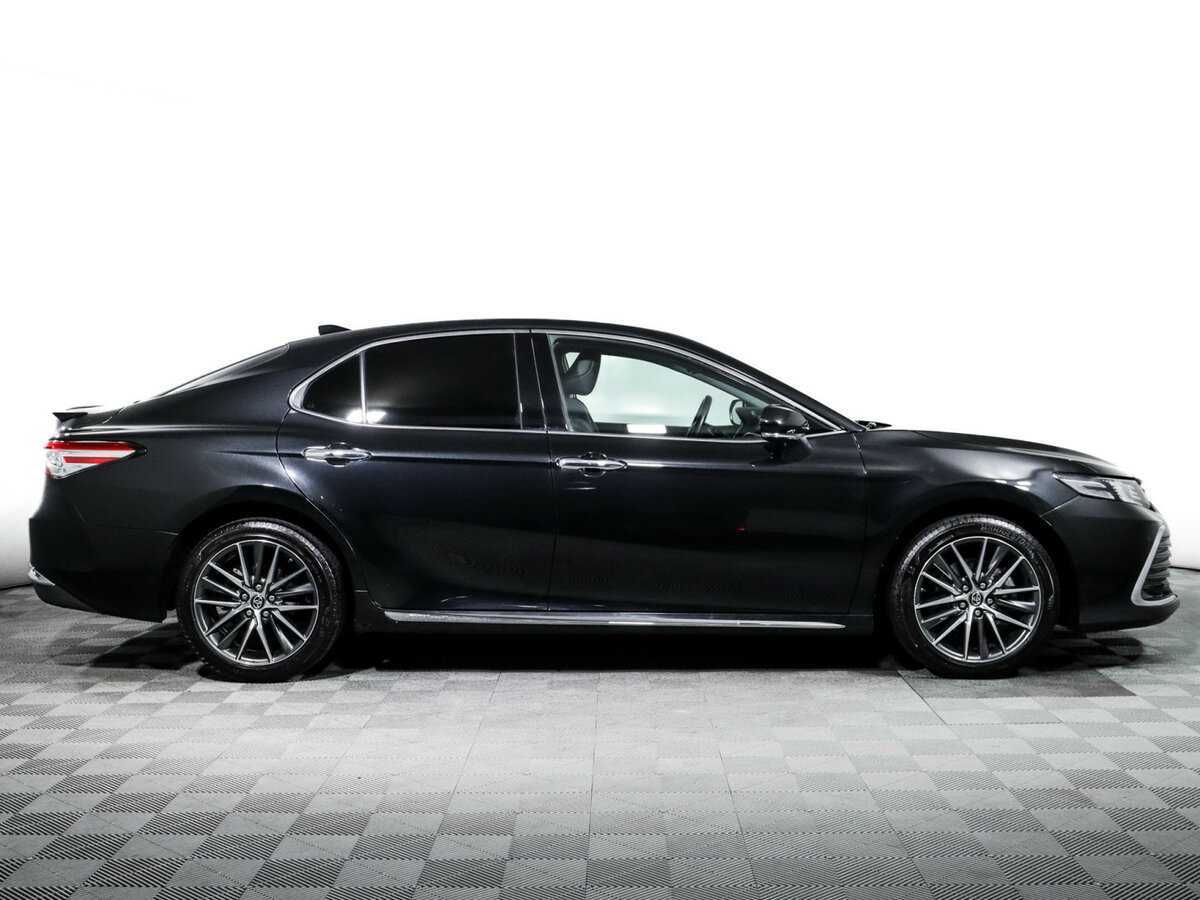 Toyota Camry с пробегом — 2023 год. Фото: #3