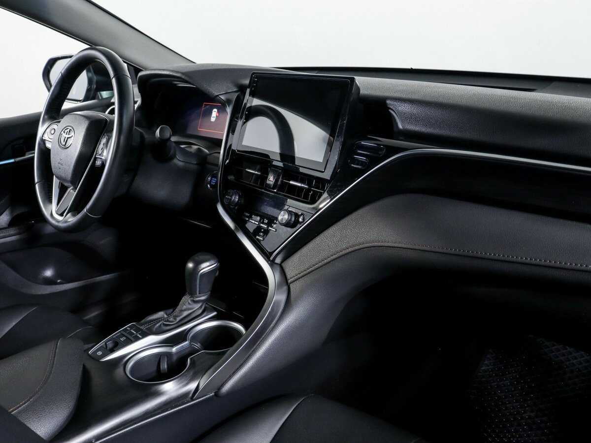 Toyota Camry с пробегом — 2023 год. Фото: #8