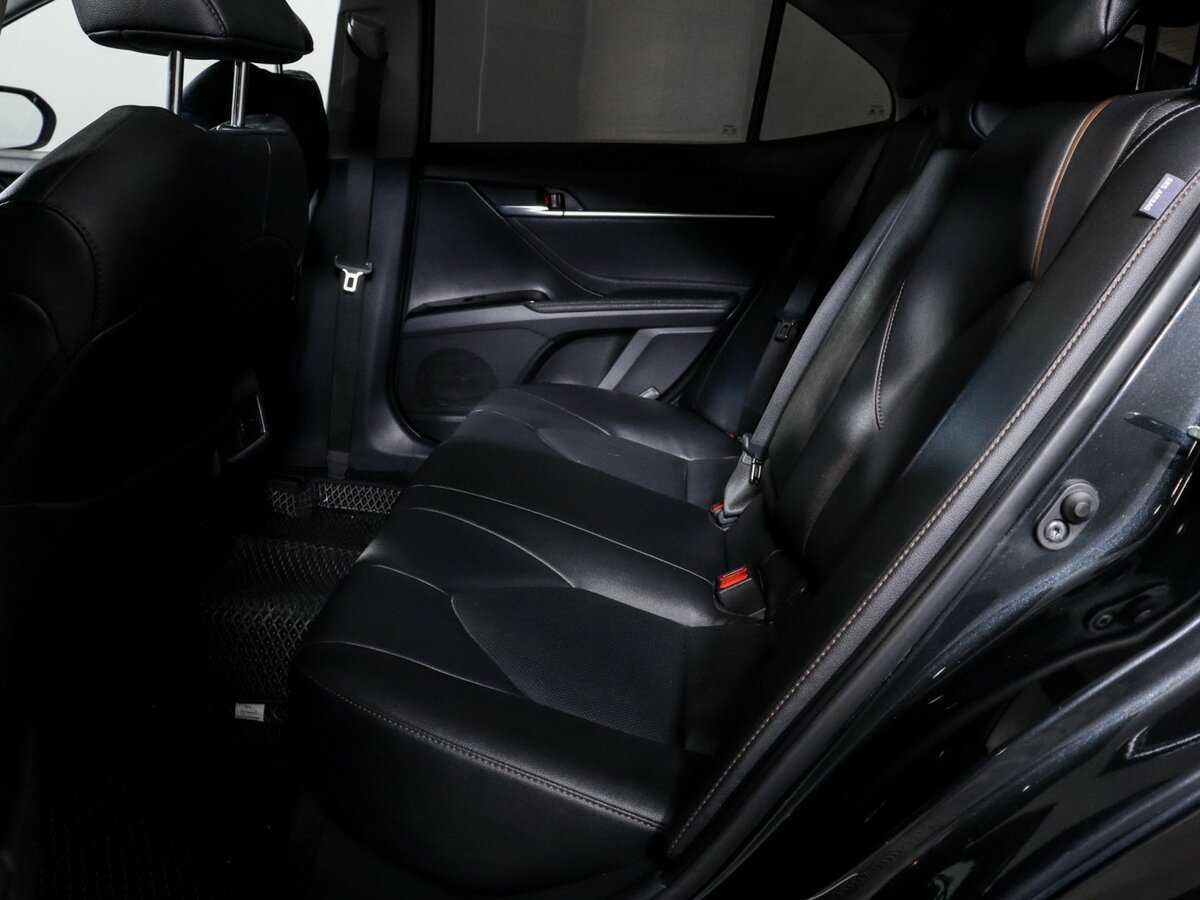 Toyota Camry с пробегом — 2023 год. Фото: #9