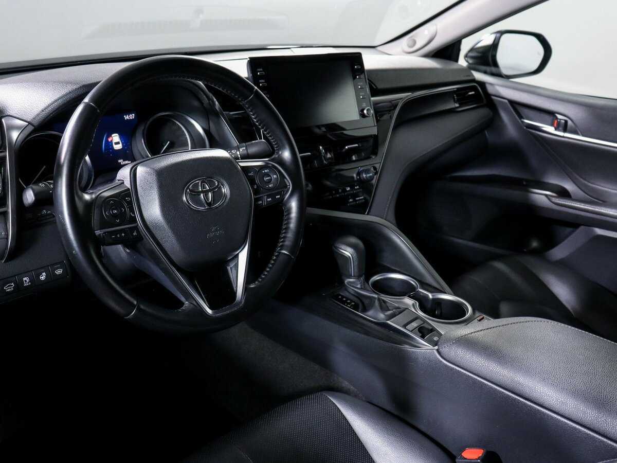 Toyota Camry с пробегом — 2021 год. Фото: #10