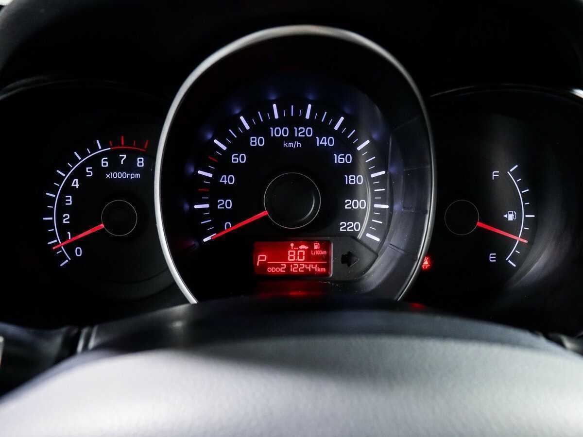 Kia Rio с пробегом — 2012 год. Фото: #6