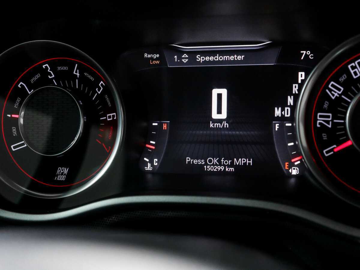 Dodge Challenger с пробегом — 2014 год. Фото: #7