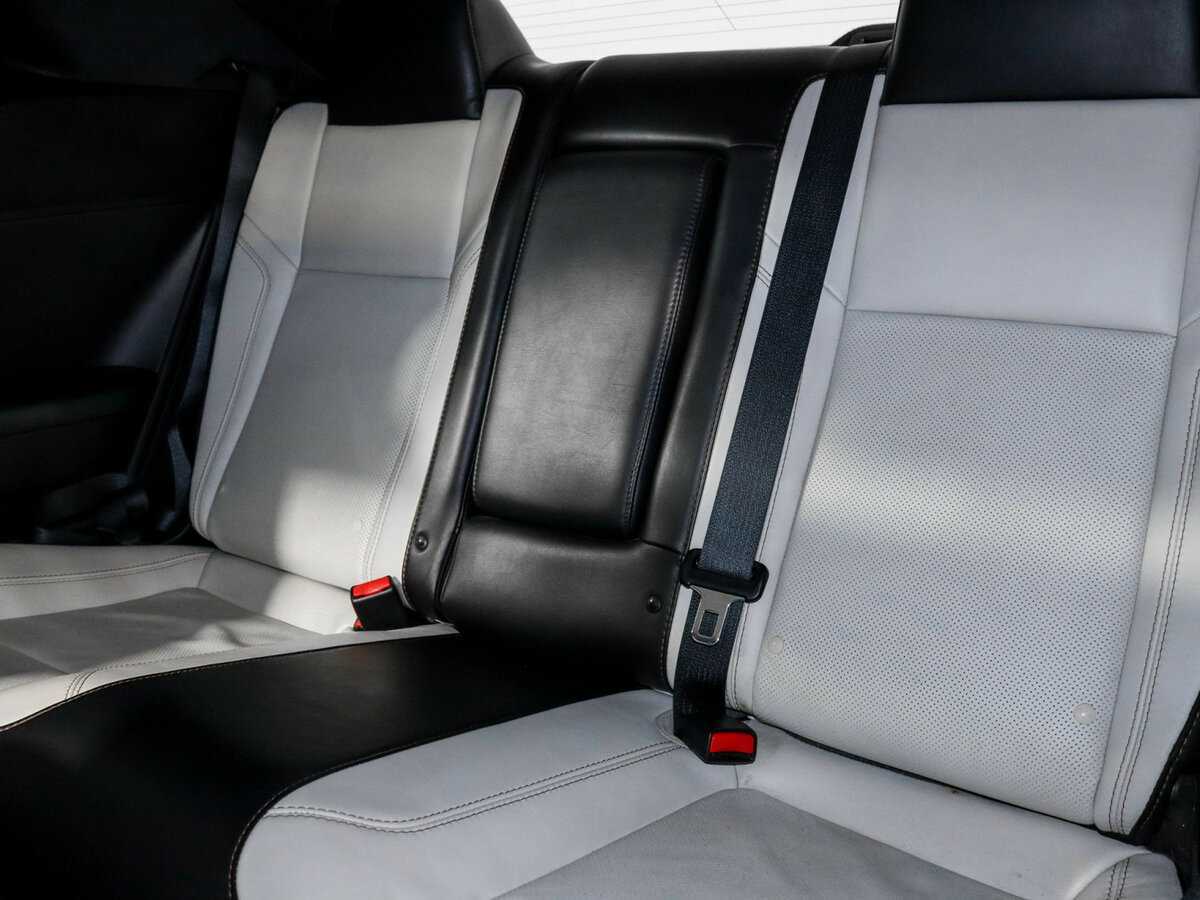 Dodge Challenger с пробегом — 2014 год. Фото: #10