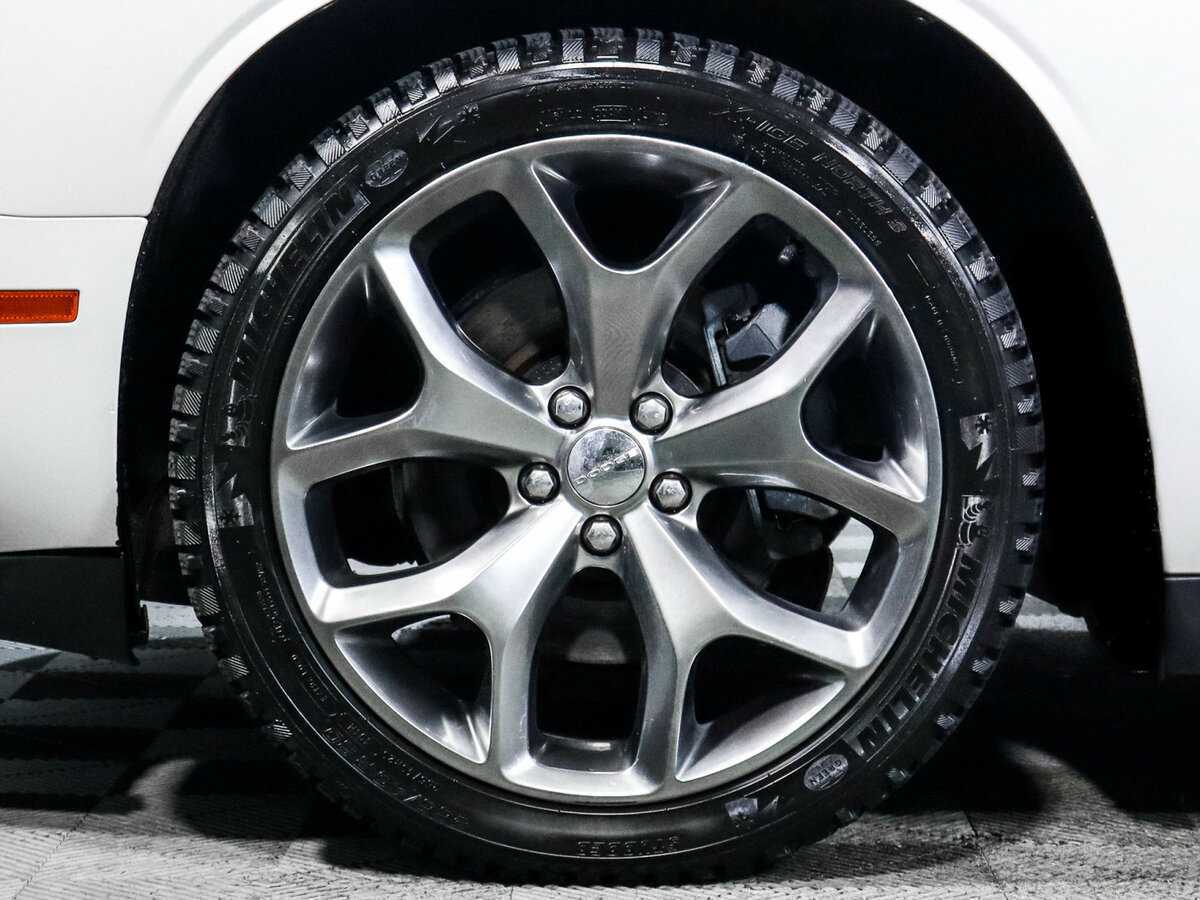 Dodge Challenger с пробегом — 2014 год. Фото: #11