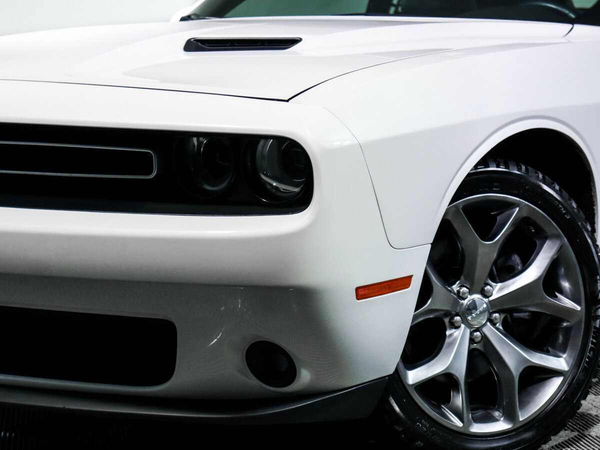 Dodge Challenger с пробегом — 2014 год. Фото: #13