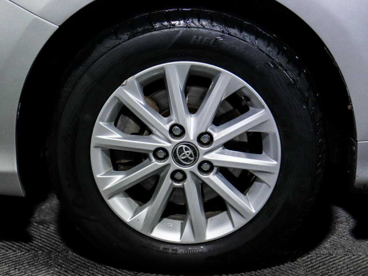 Toyota Camry с пробегом — 2013 год. Фото: #13