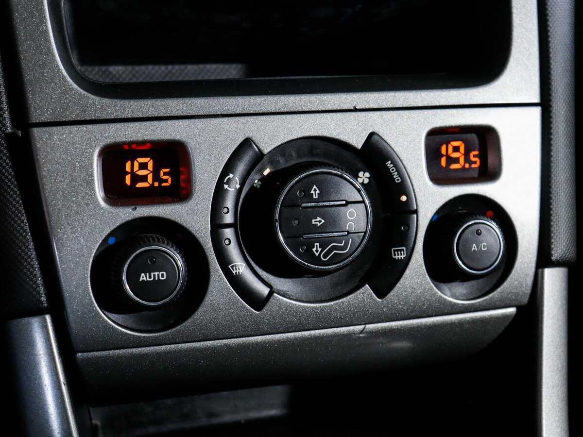 Peugeot 308 с пробегом — 2010 год. Фото: #17