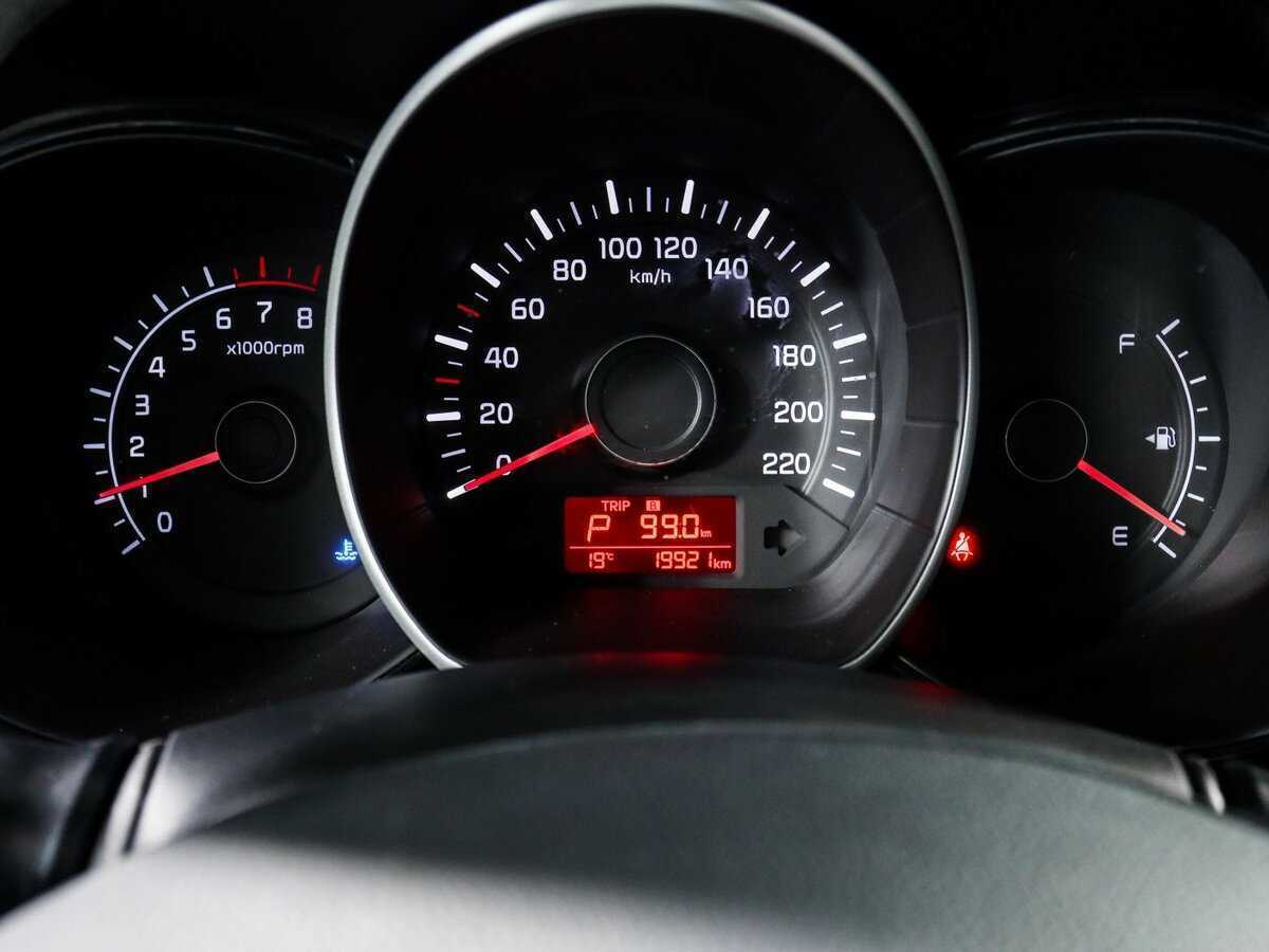 Kia Rio с пробегом — 2015 год. Фото: #7