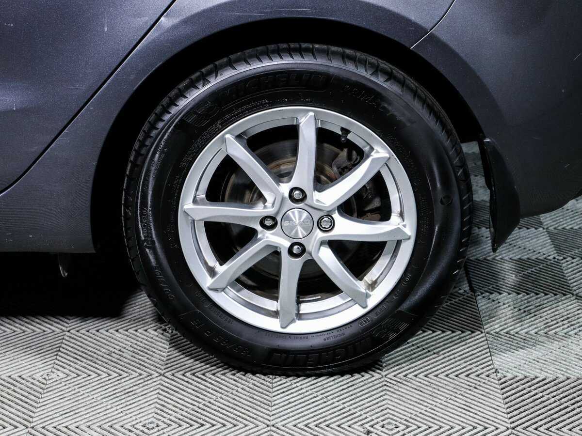 Kia Rio с пробегом — 2015 год. Фото: #11