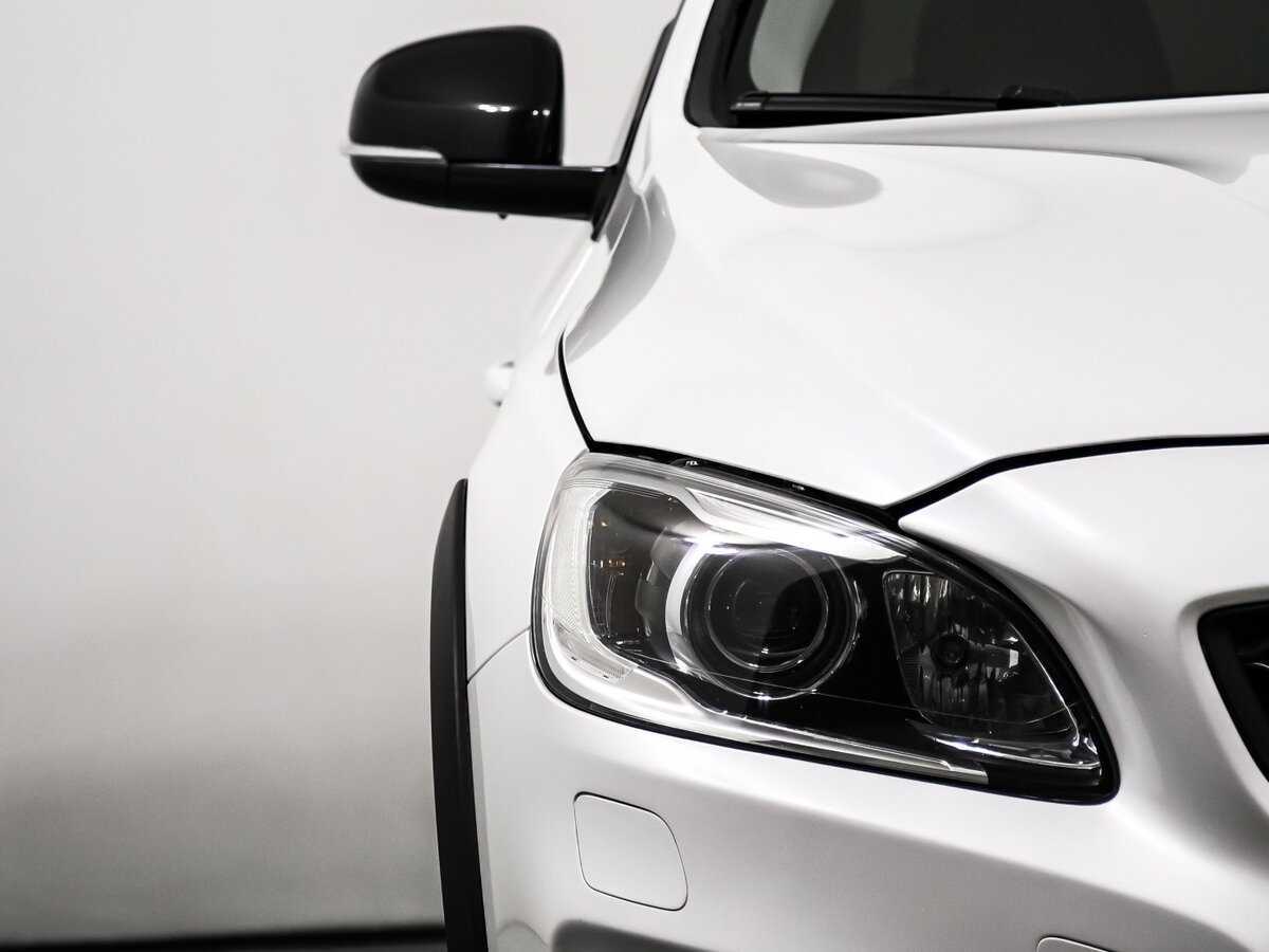 Volvo S60 Cross Country с пробегом — 2015 год. Фото: #15