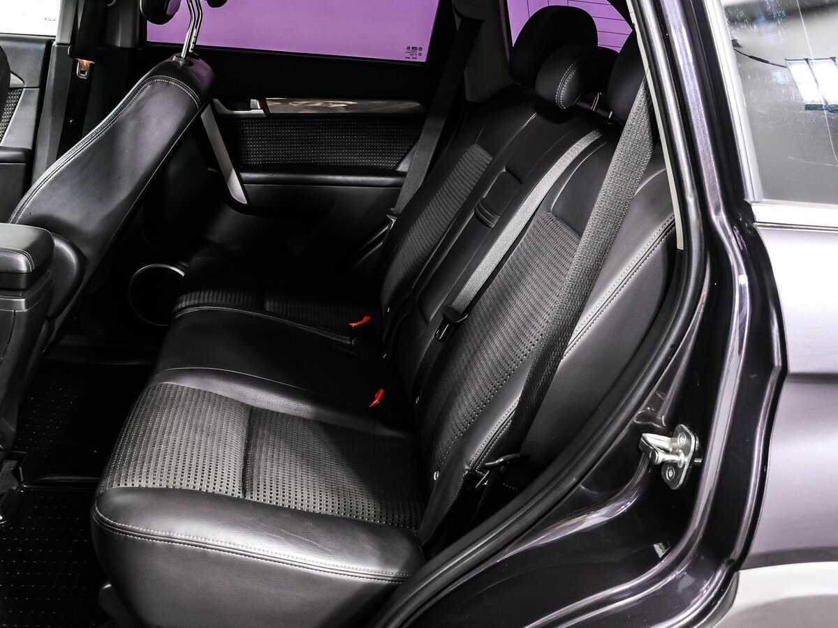 Chevrolet Captiva с пробегом — 2012 год. Фото: #12