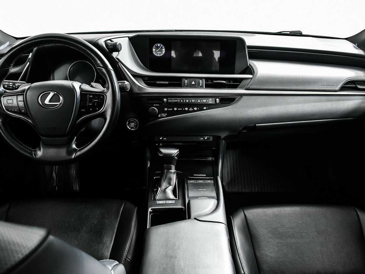 Lexus ES с пробегом — 2019 год. Фото: #10