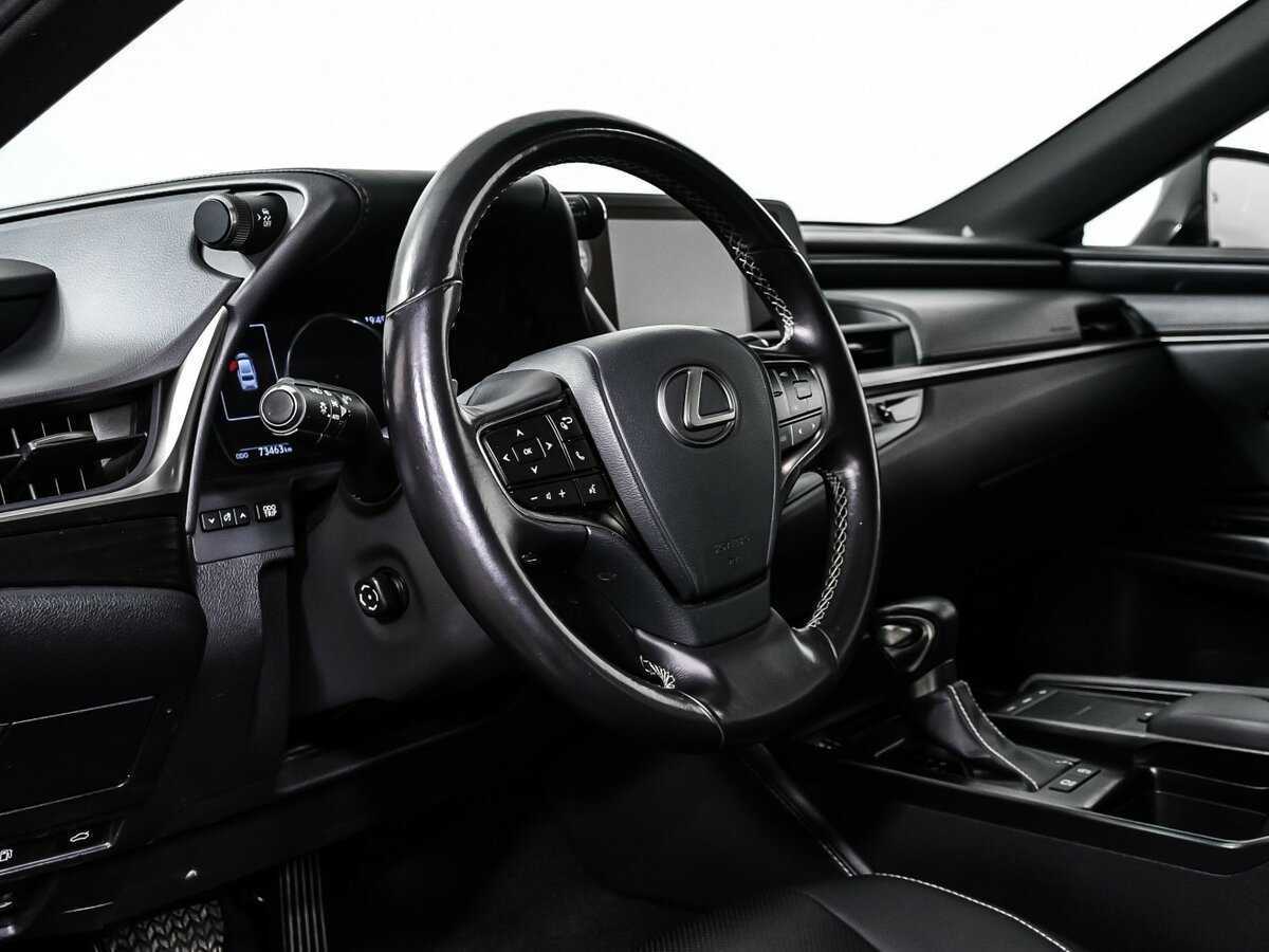 Lexus ES с пробегом — 2019 год. Фото: #11