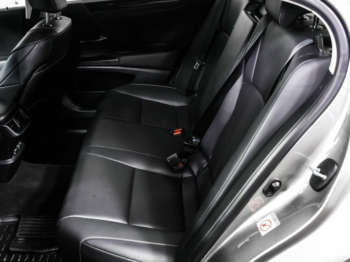 Lexus ES с пробегом — 2019 год. Фото: #12