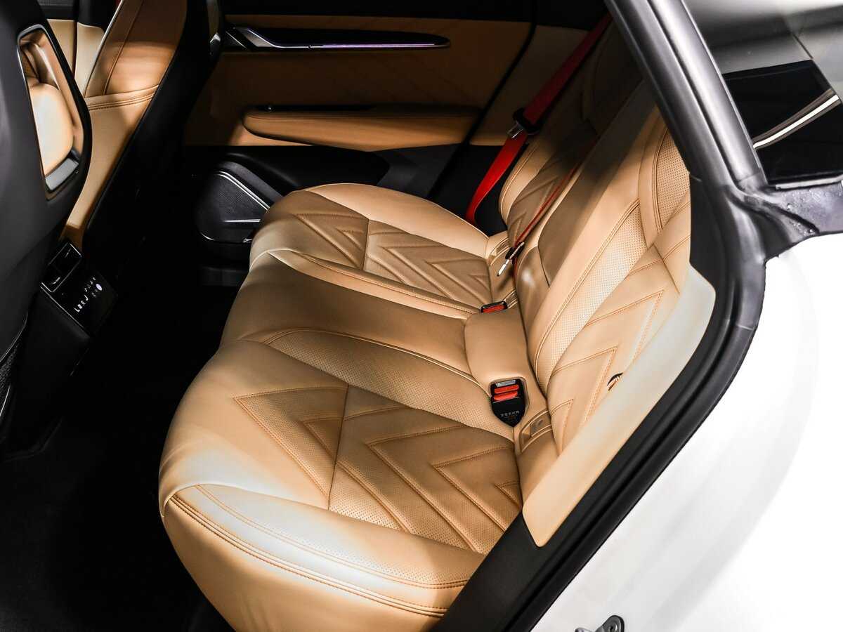 Zeekr 001 с пробегом — 2024 год. Фото: #12