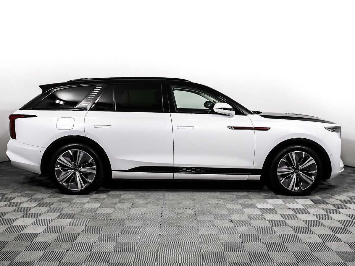 Hongqi E-HS9 с пробегом — 2022 год. Фото: #3