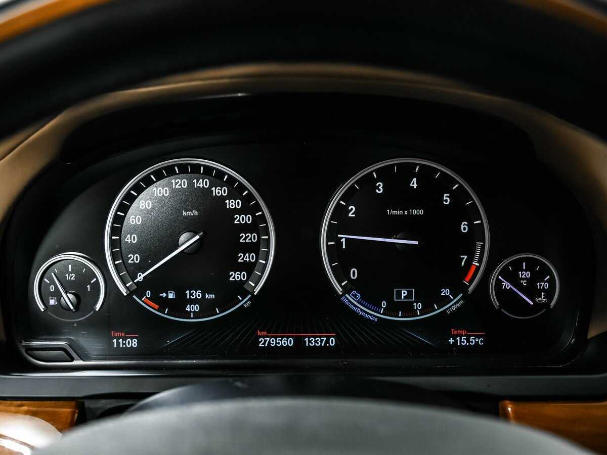 BMW 7 серии с пробегом — 2014 год. Фото: #9