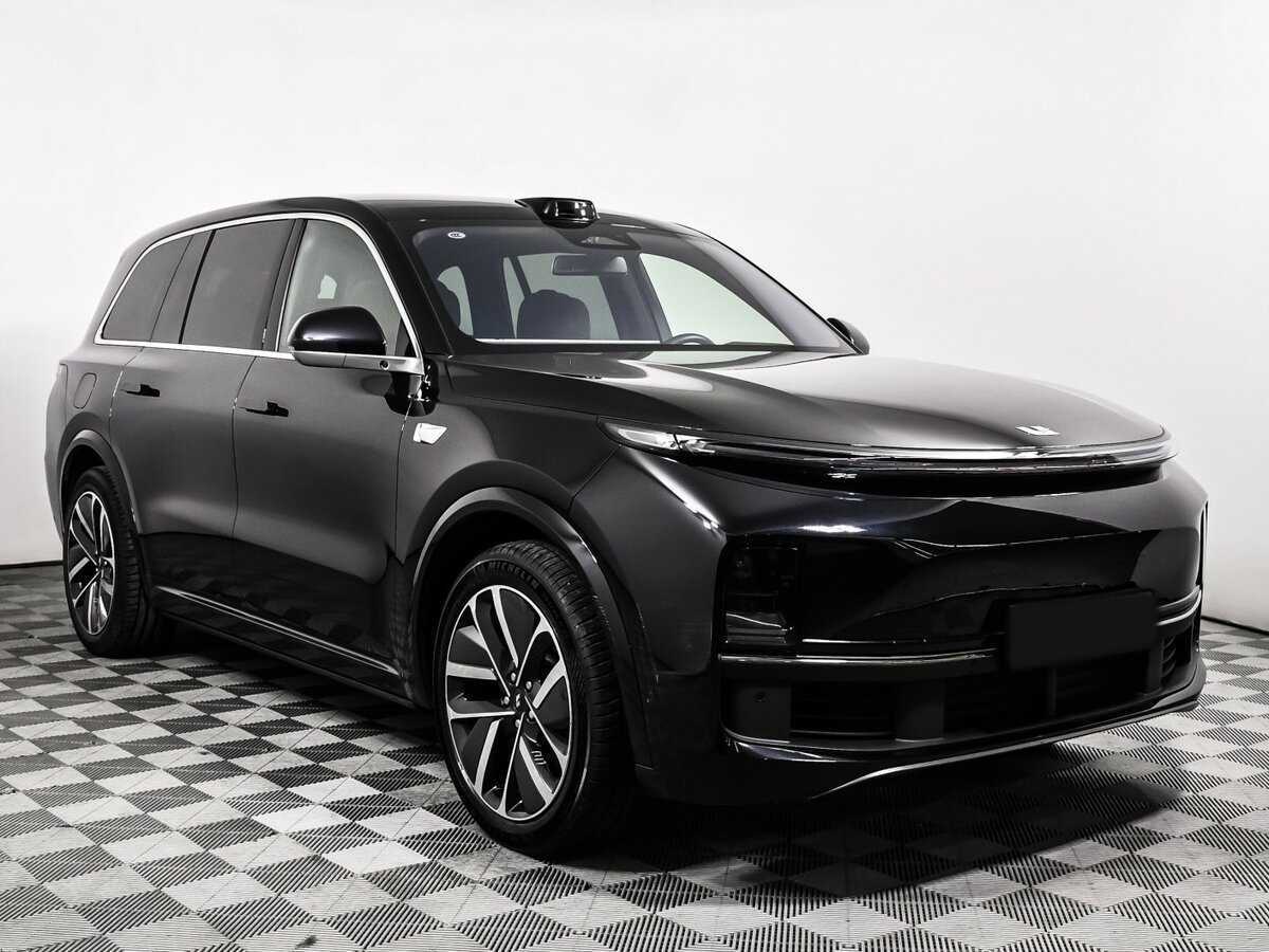 LiXiang L9 с пробегом — 2024 год. Фото: #2