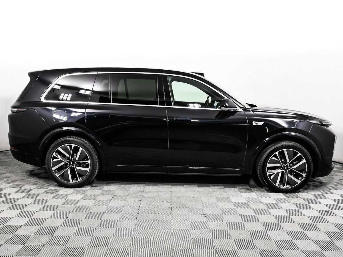 LiXiang L9 с пробегом — 2024 год. Фото: #3