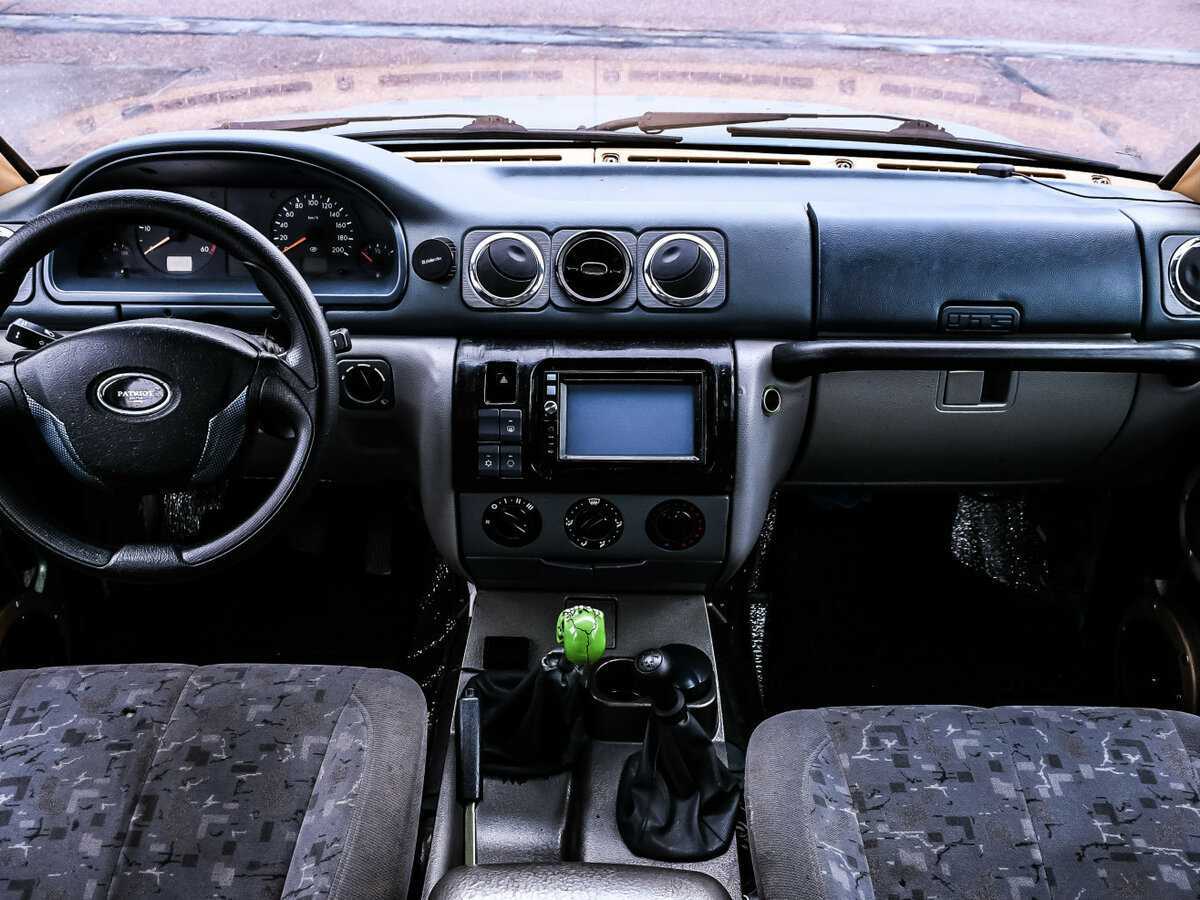 УАЗ Patriot с пробегом — 2010 год. Фото: #10