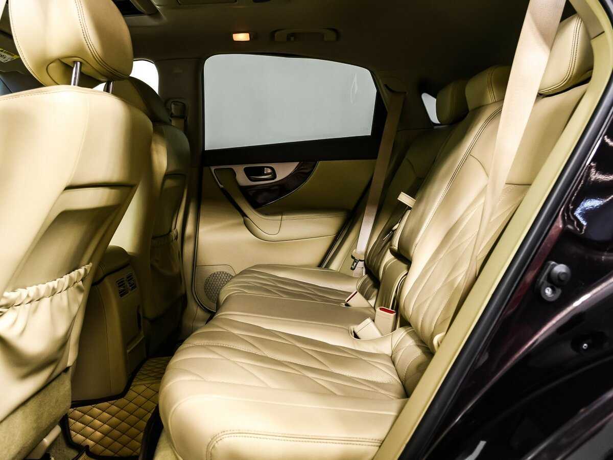 Infiniti QX70 с пробегом — 2015 год. Фото: #12