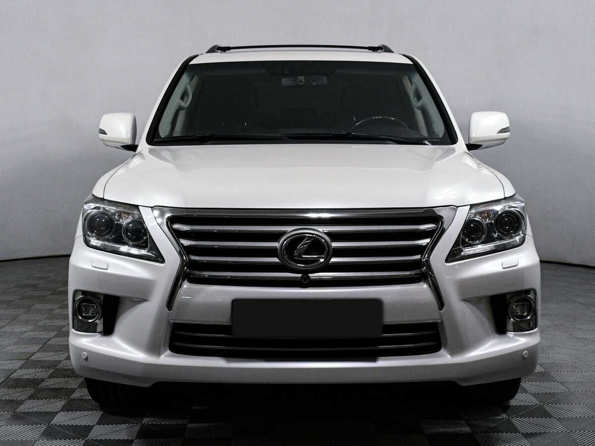 Lexus LX с пробегом — 2015 год. Фото: #1