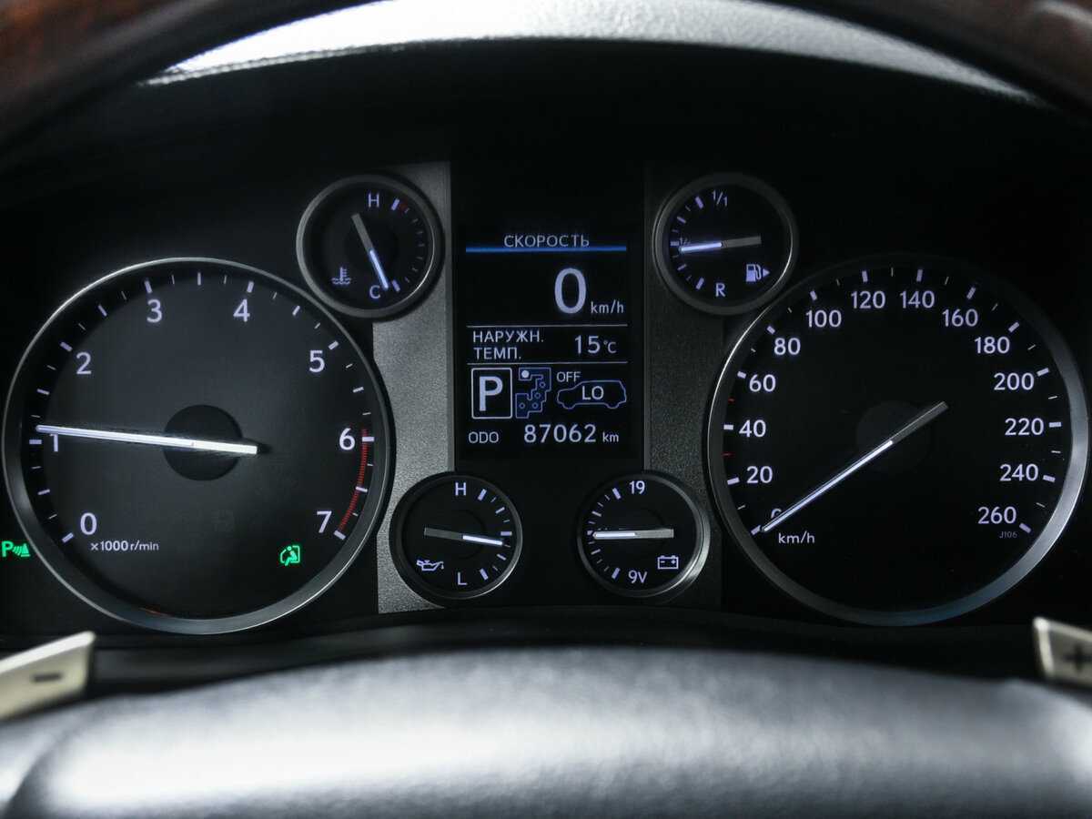 Lexus LX с пробегом — 2015 год. Фото: #7