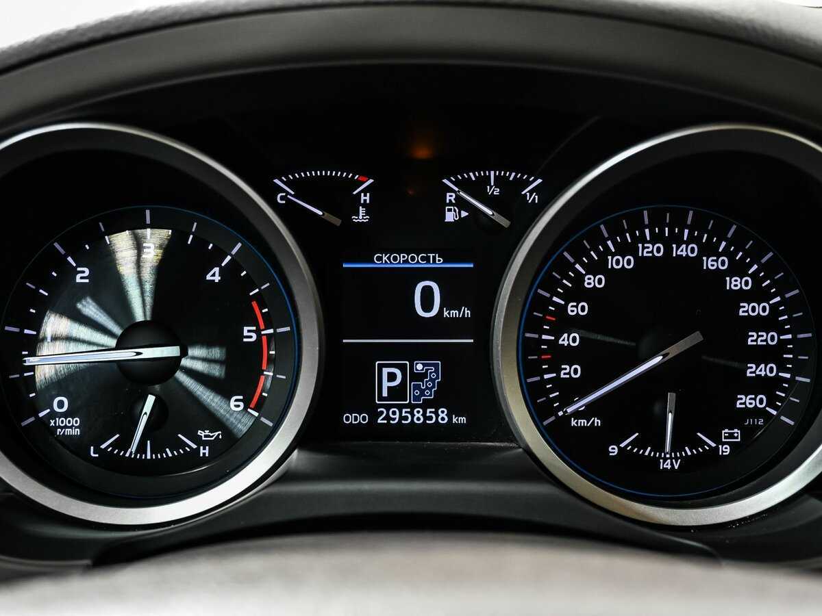 Toyota Land Cruiser с пробегом — 2012 год. Фото: #9