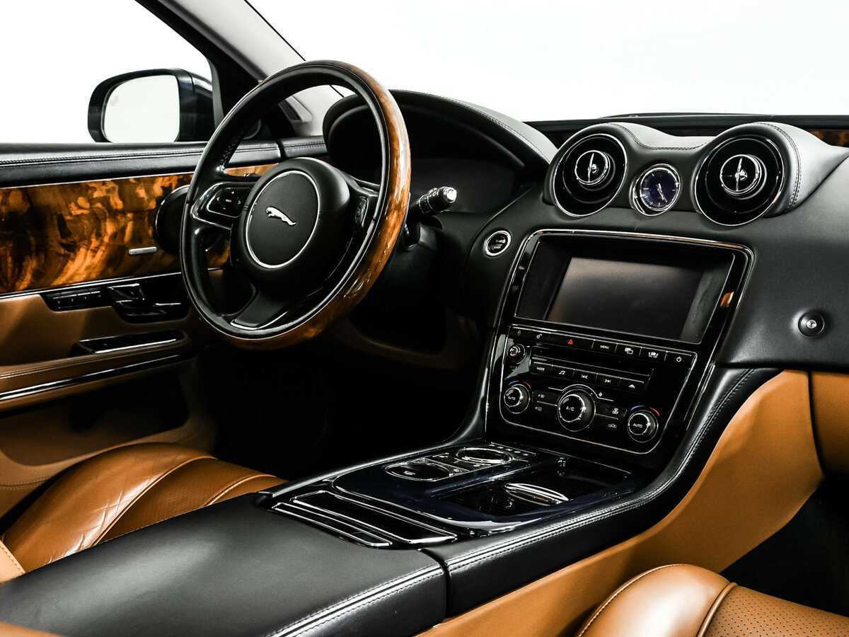 Jaguar XJ с пробегом — 2010 год. Фото: #8