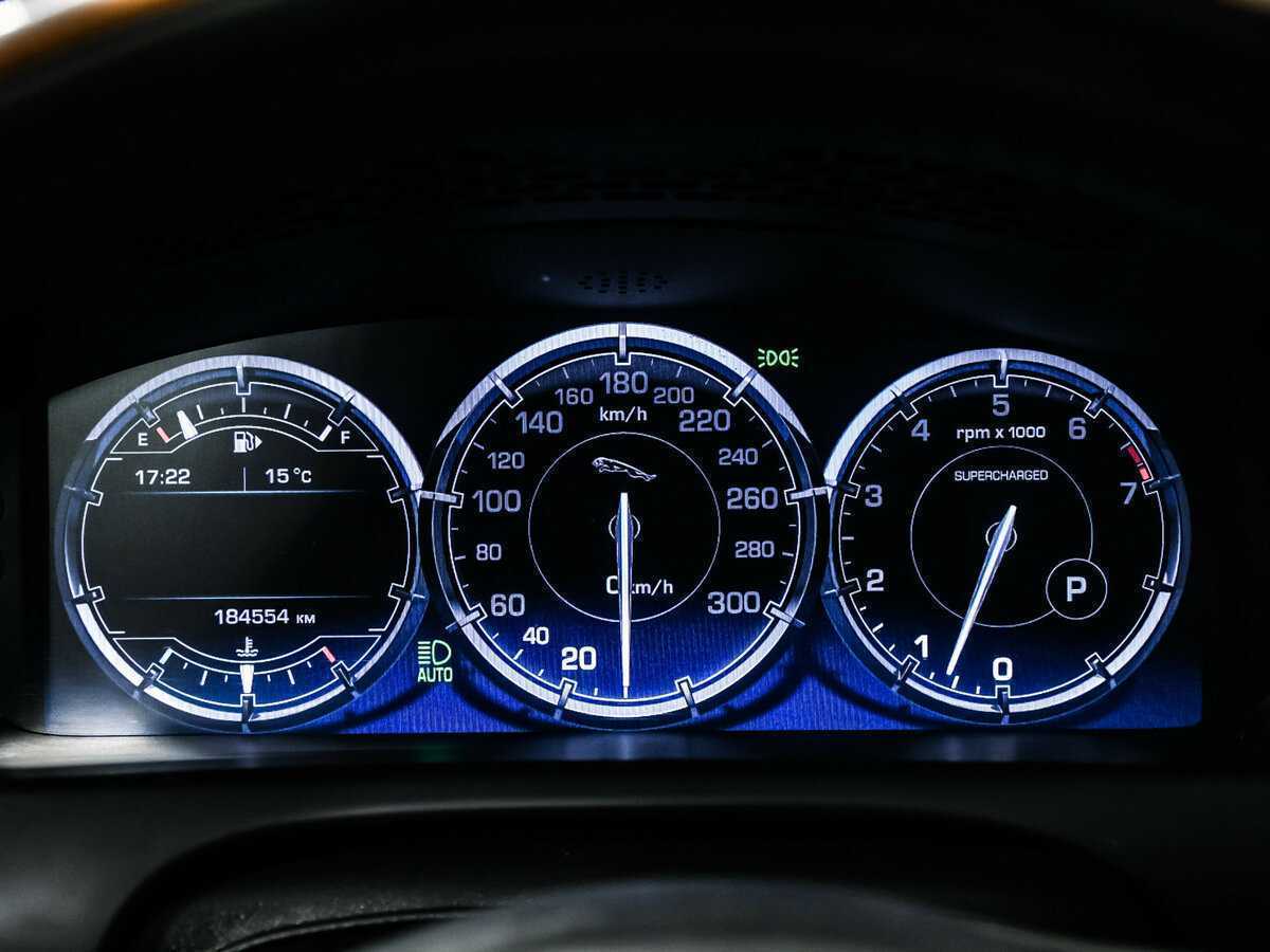 Jaguar XJ с пробегом — 2010 год. Фото: #9