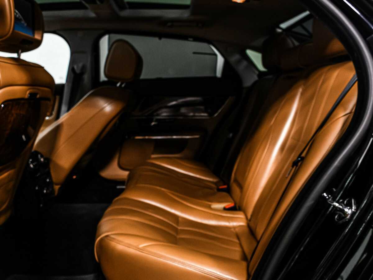 Jaguar XJ с пробегом — 2010 год. Фото: #12