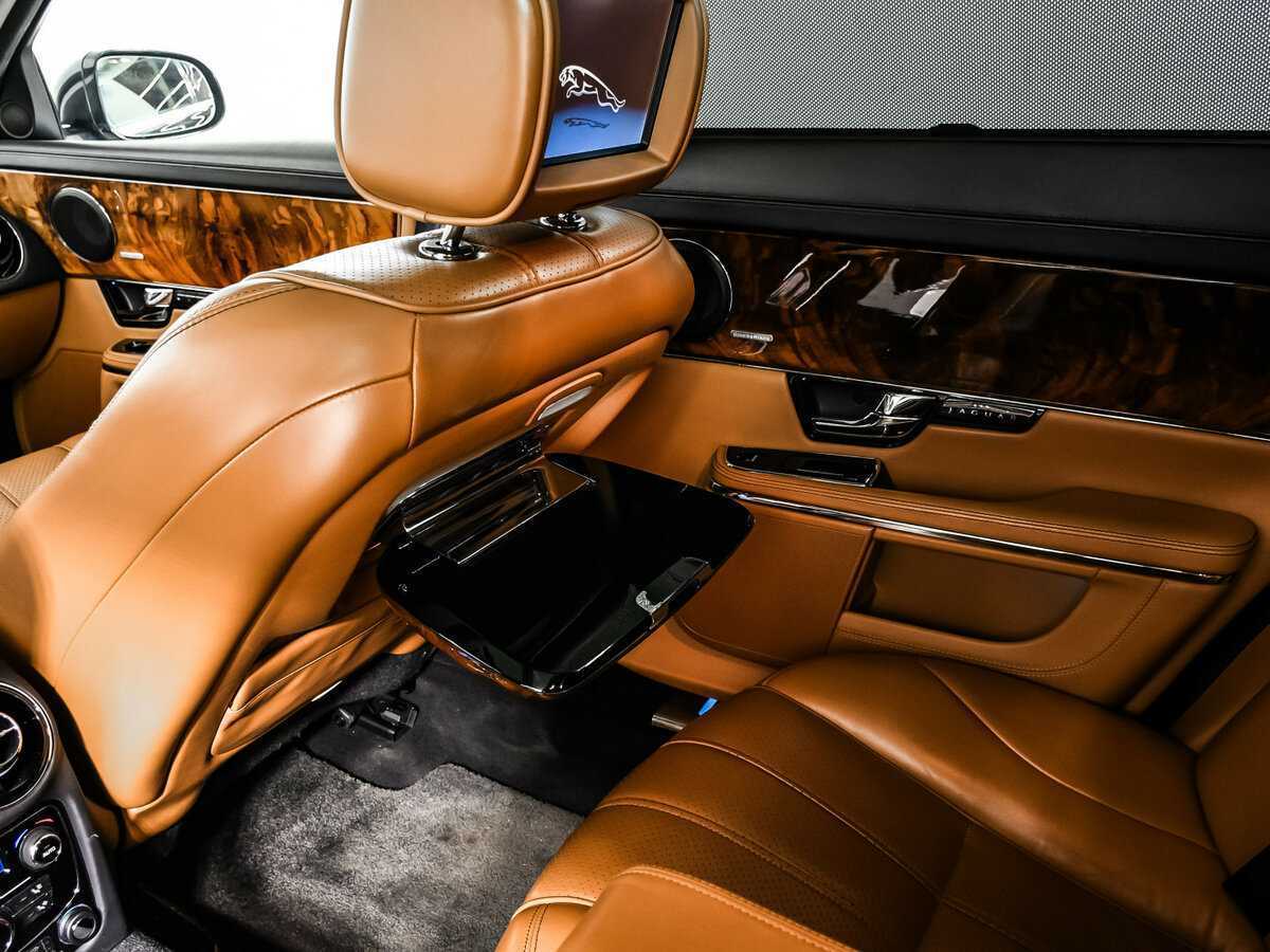 Jaguar XJ с пробегом — 2010 год. Фото: #14