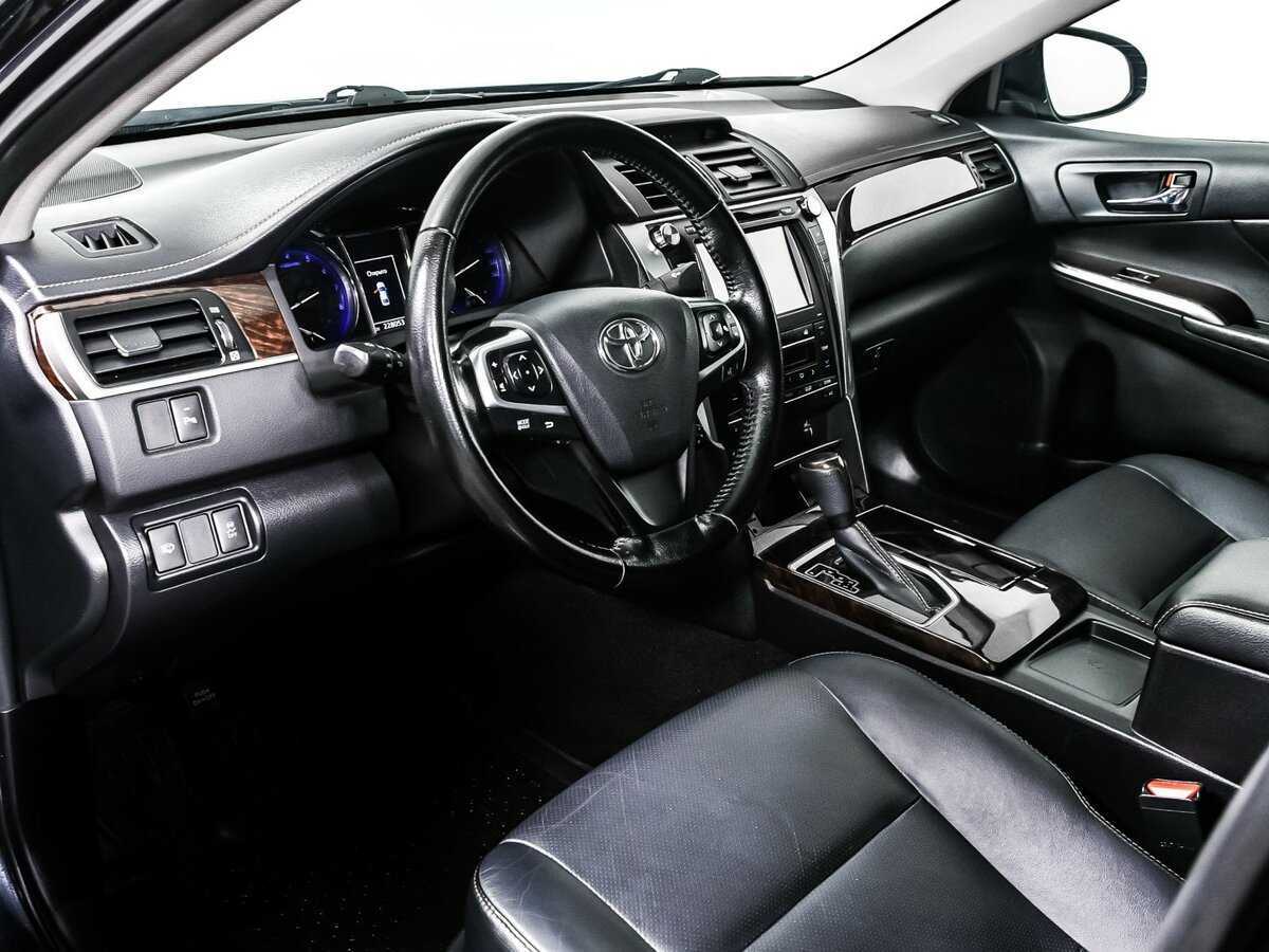 Toyota Camry с пробегом — 2017 год. Фото: #11