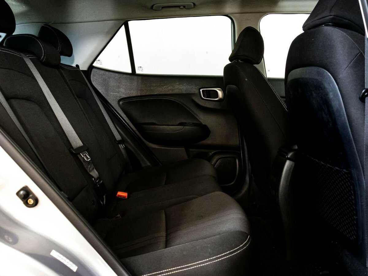 Hyundai Venue с пробегом — 2019 год. Фото: #19