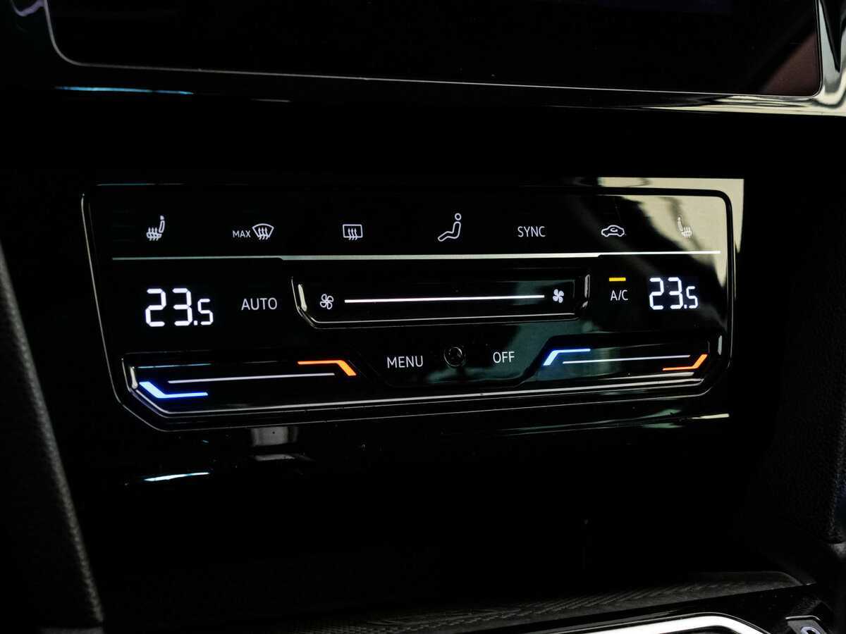 Volkswagen Passat с пробегом — 2020 год. Фото: #16