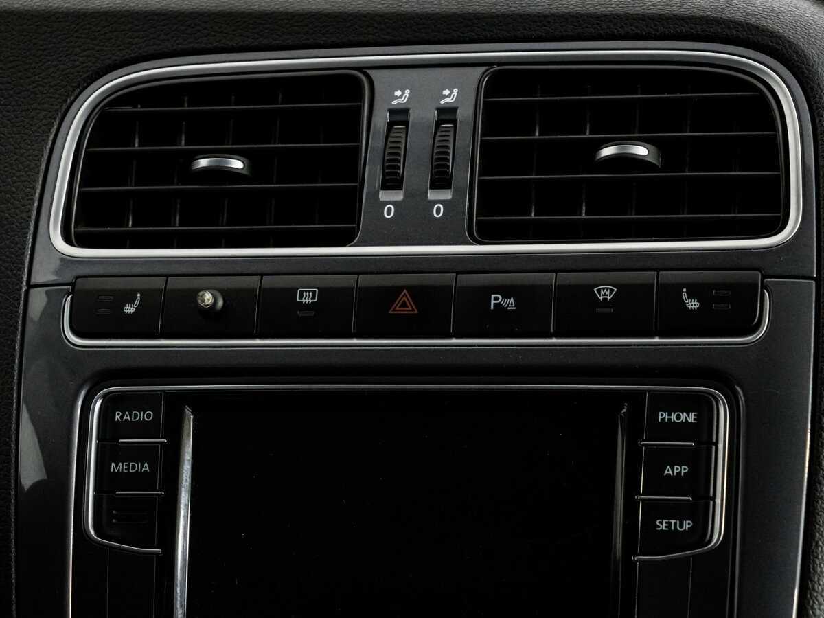 Volkswagen Polo с пробегом — 2018 год. Фото: #10