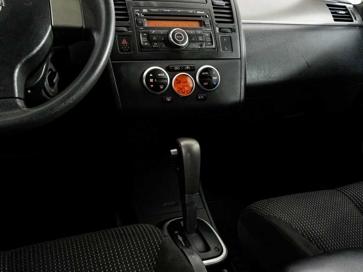 Nissan Tiida с пробегом — 2011 год. Фото: #12
