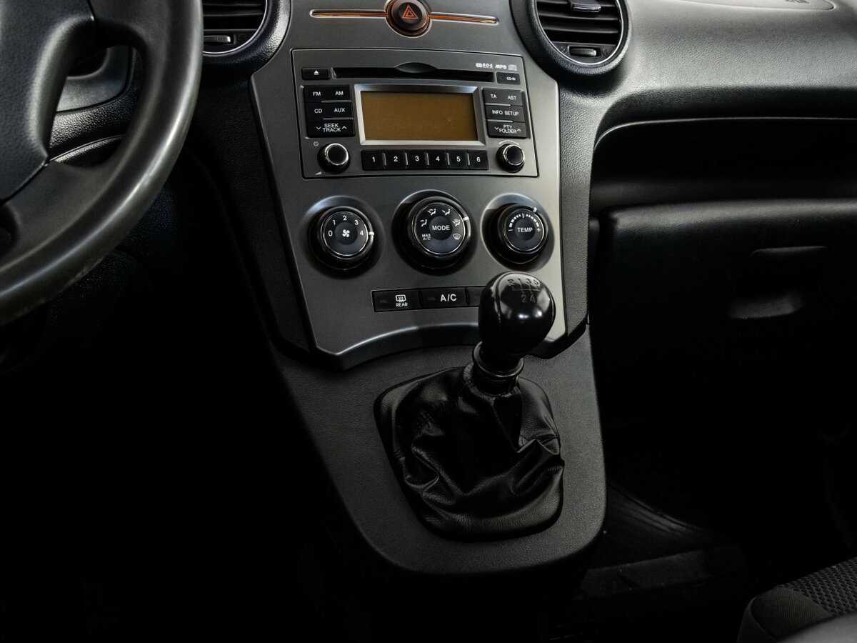 Kia Carens с пробегом — 2010 год. Фото: #9