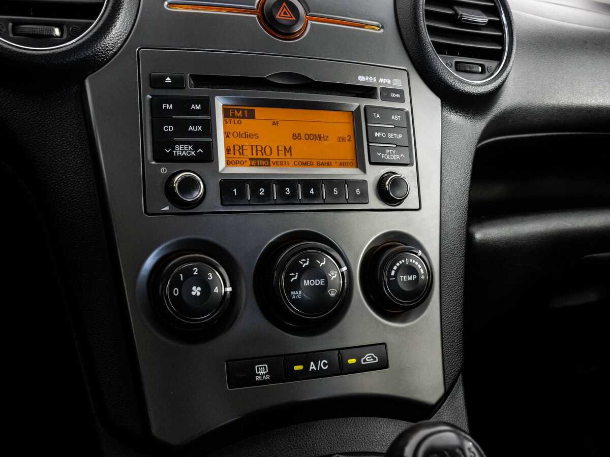 Kia Carens с пробегом — 2010 год. Фото: #10