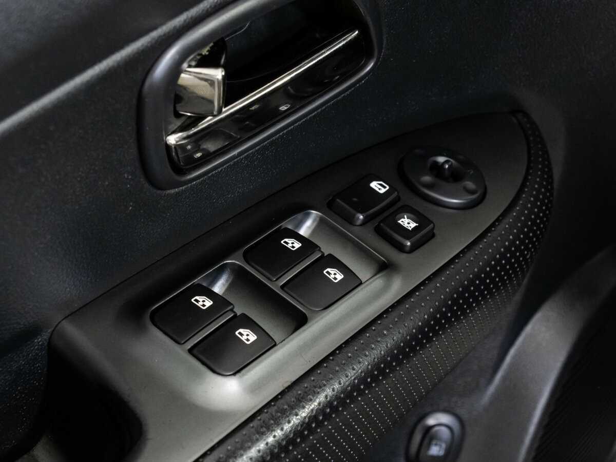 Kia Carens с пробегом — 2010 год. Фото: #11