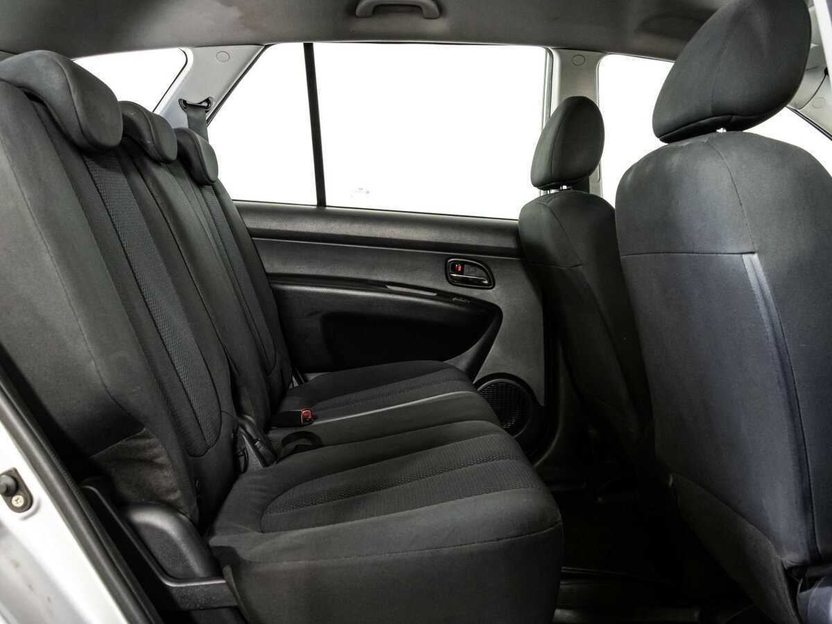 Kia Carens с пробегом — 2010 год. Фото: #12