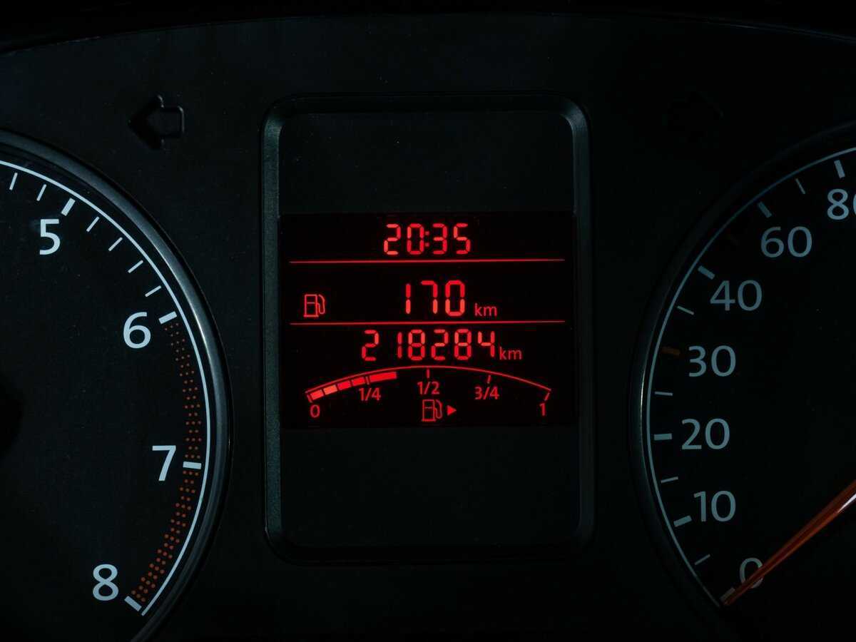 Volkswagen Polo с пробегом — 2013 год. Фото: #12