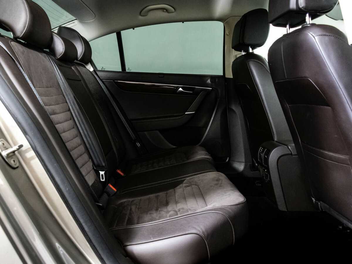 Volkswagen Passat с пробегом — 2012 год. Фото: #18