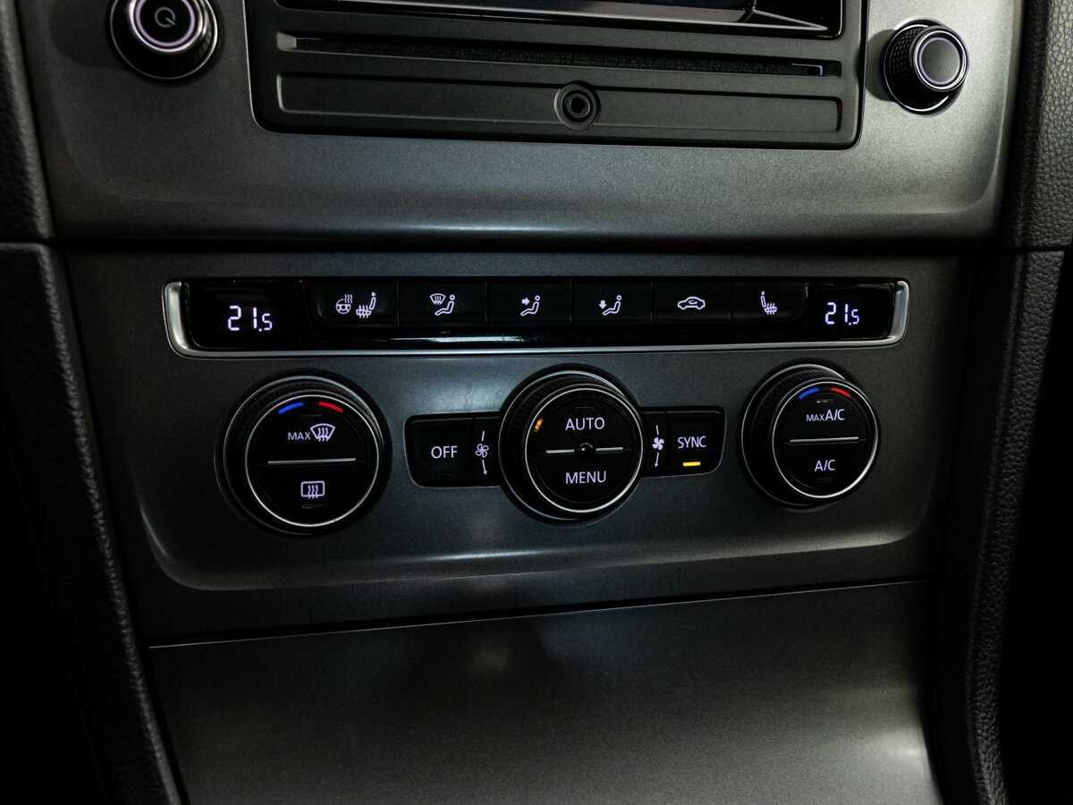 Volkswagen Golf с пробегом — 2014 год. Фото: #12