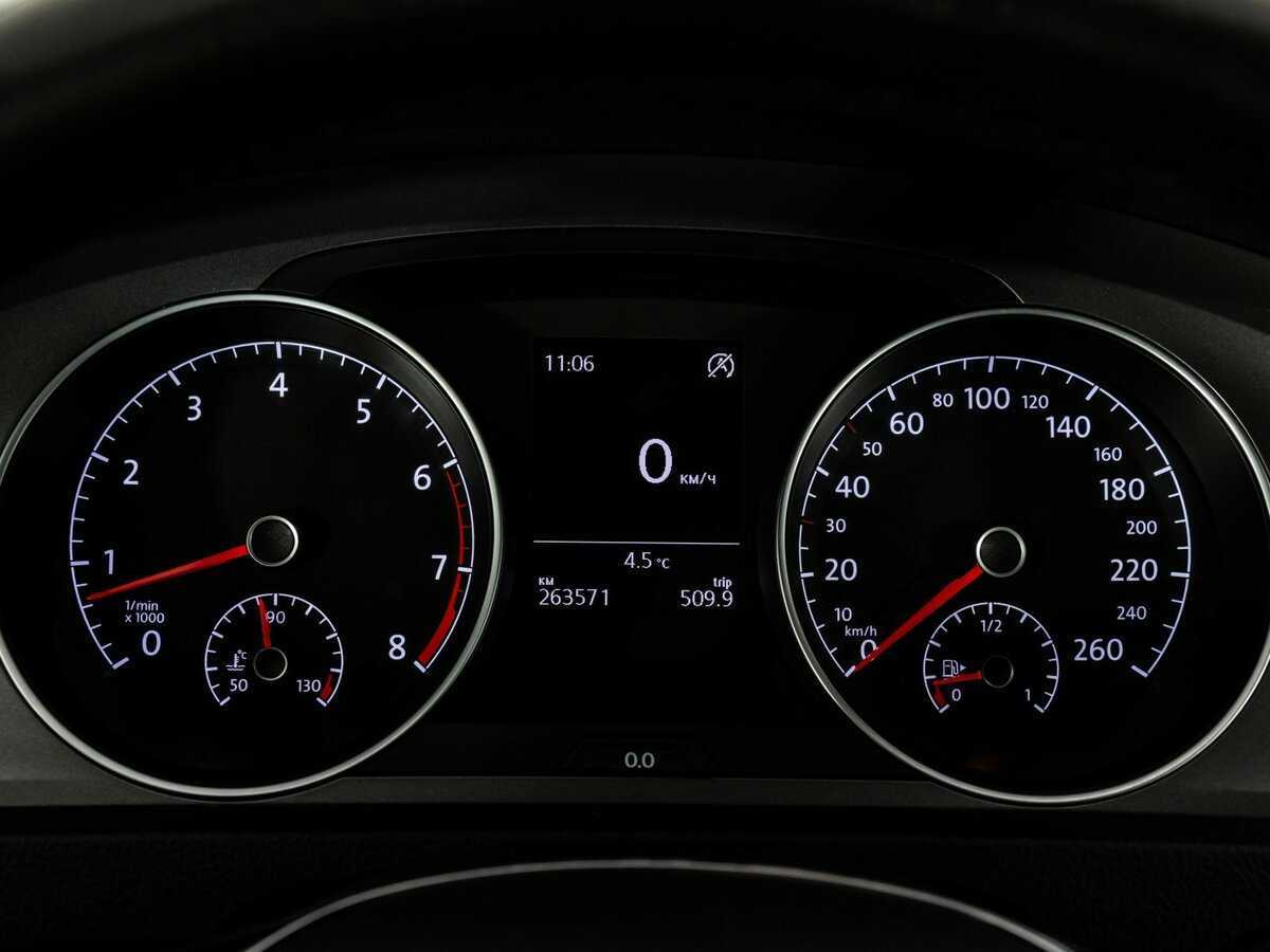 Volkswagen Golf с пробегом — 2014 год. Фото: #13