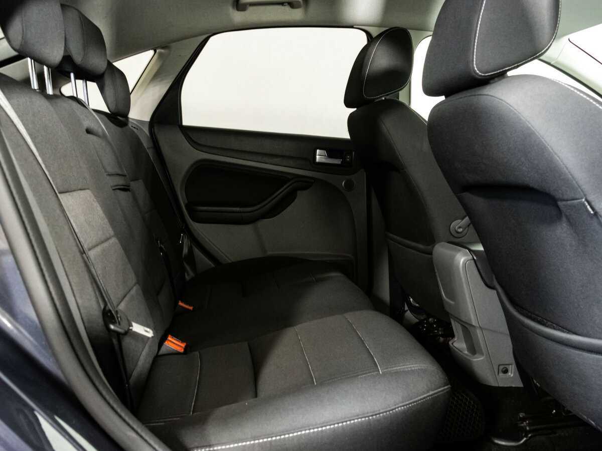 Ford Focus с пробегом — 2011 год. Фото: #11